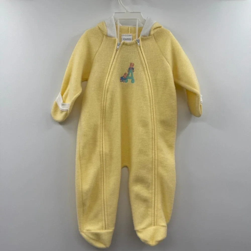 Baby vintage carters one piece sleeper mittens size 0-6 months bunnies yellow